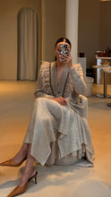 Load image into Gallery viewer, Beige Melange feathers set
