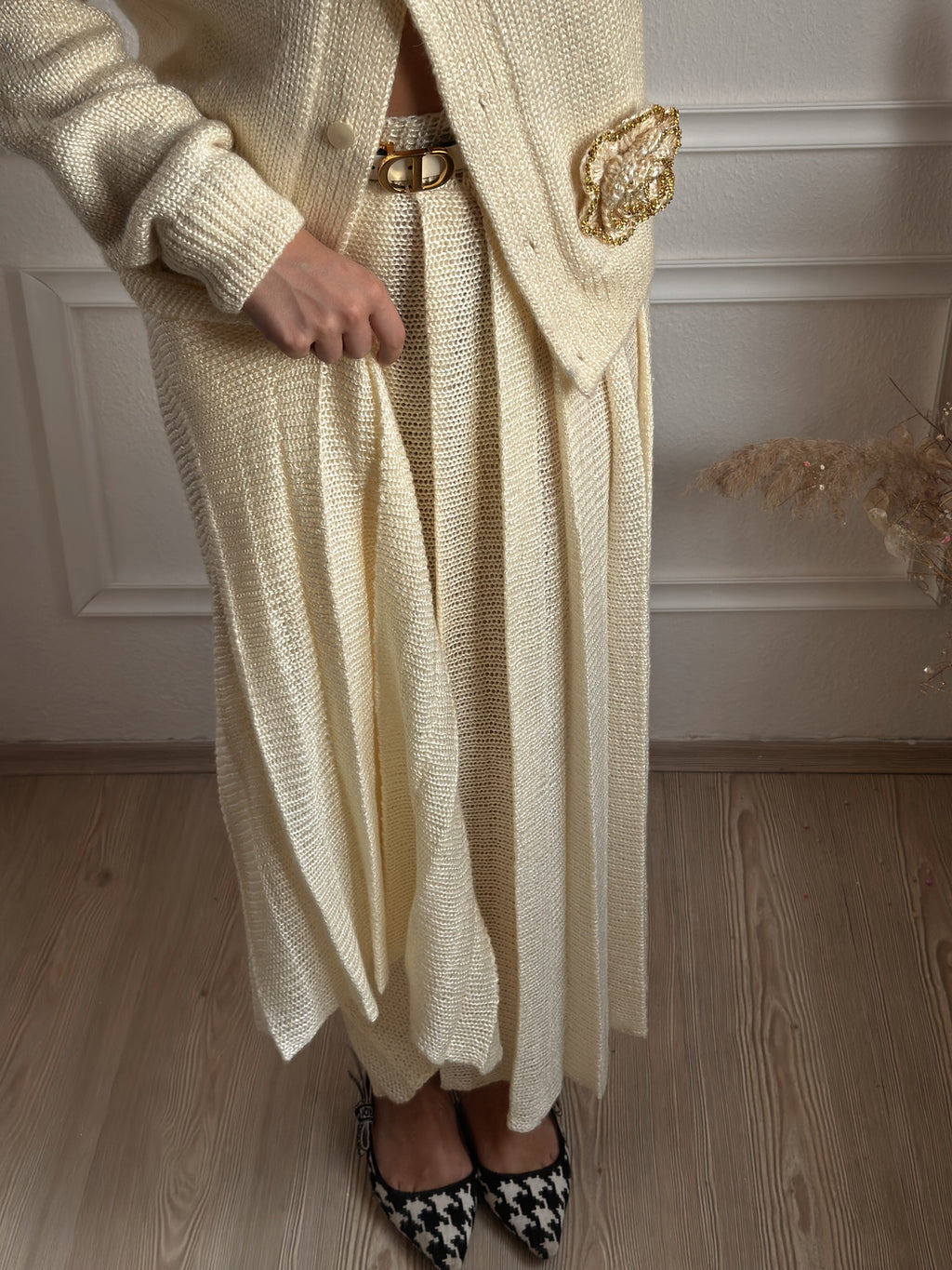Milky Duo with Plisse skirt
