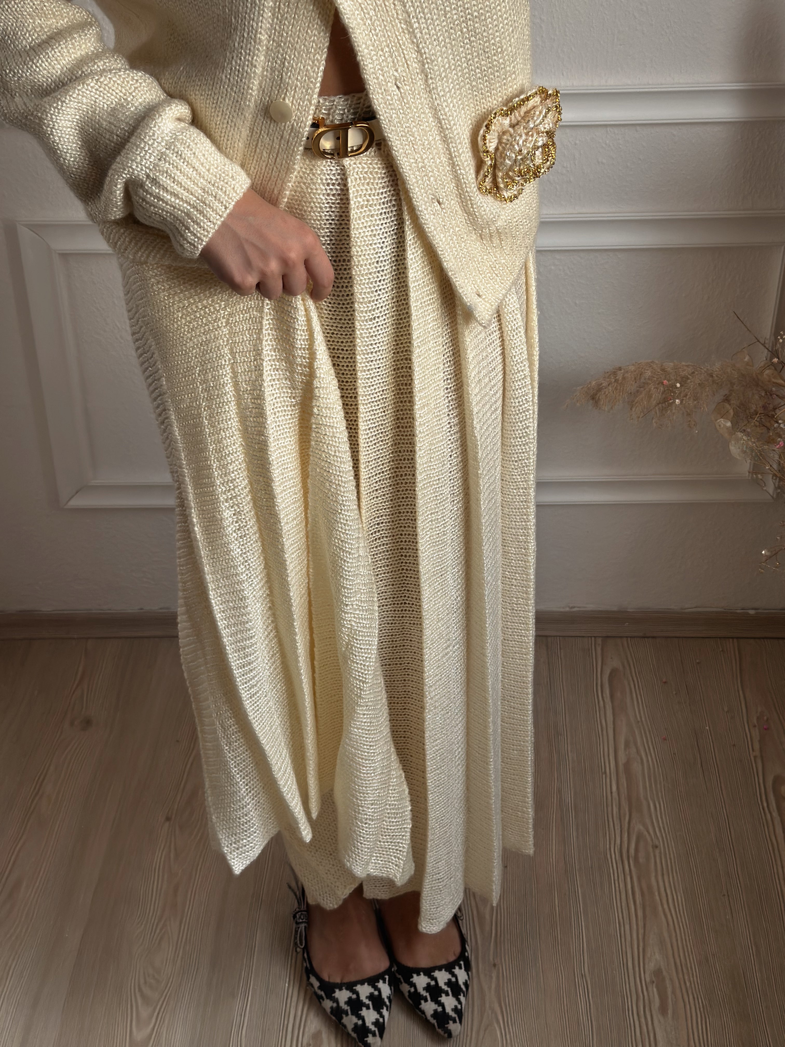 Milky Duo with Plisse skirt