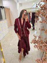 Load image into Gallery viewer, Burgundy feathers set
