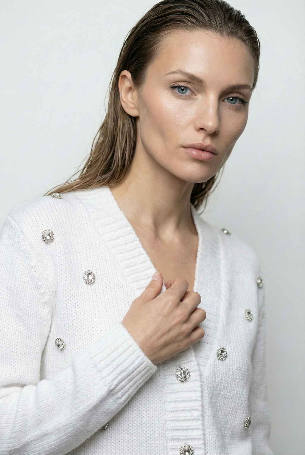 WHITE CRYSTAL-EMBELLISHED CARDIGAN