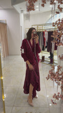 Load and play video in Gallery viewer, Burgundy feathers set
