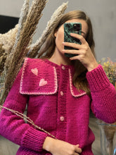 Load image into Gallery viewer, Pink wool cardigan with collar
